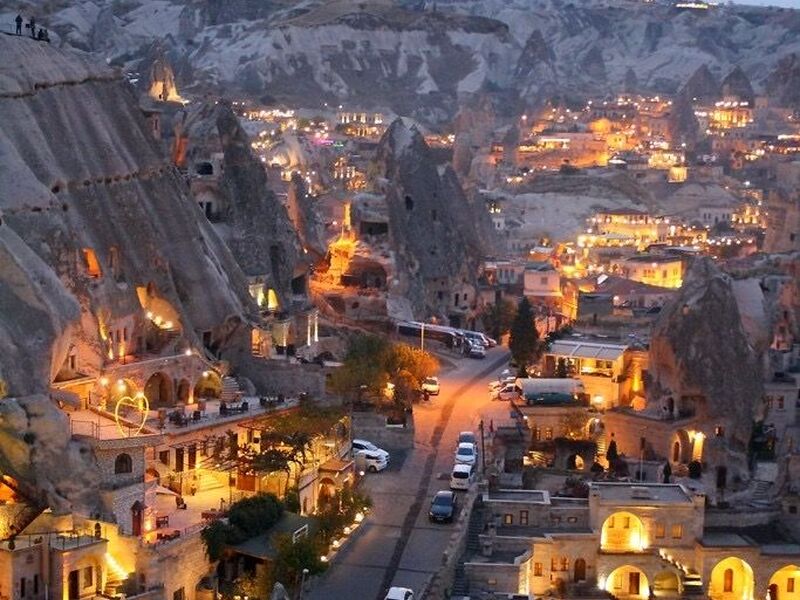 KAPADOKYA KAYSERİ VE ERCİYES KAYAK MERKEZİ TURU (2 Gece Konaklamalı)