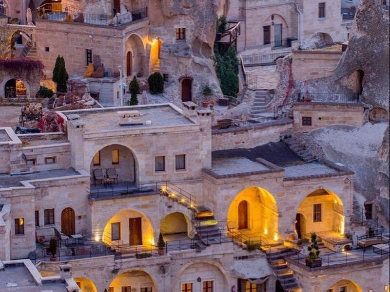 KAPADOKYA KAYSERİ VE ERCİYES KAYAK MERKEZİ TURU (2 Gece Konaklamalı)