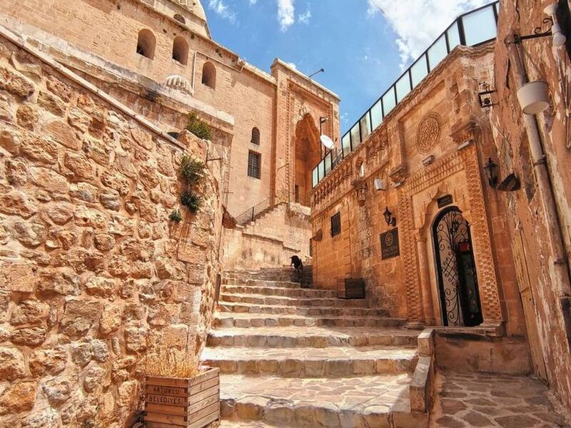 İZMİR ÇIKIŞLI UÇAKLI DİYARBAKIR MARDİN TURU (2 GECE 3 GÜN)